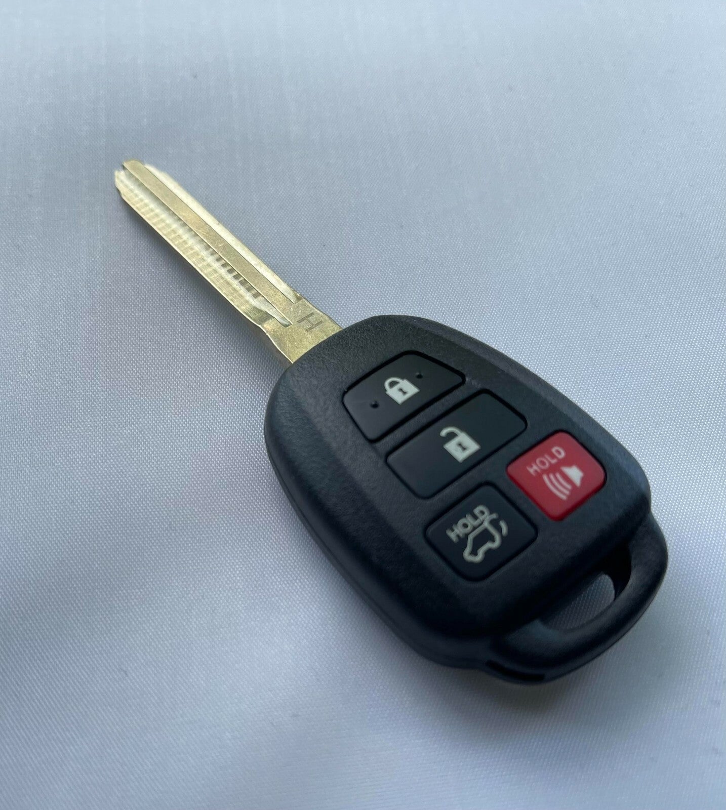 NEW! Toyota 4 button remote head key fob GQ4-52T H Chip RAV4 Highlander 